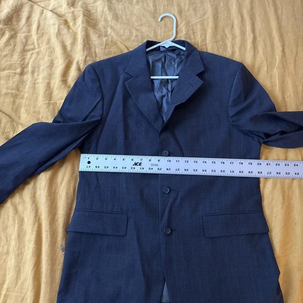 Jos A Bank Suit 40L Black Pinstriped‎ Wool 33x28 Pleat Pants 3 Button 3 Piece